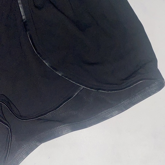 Forever 21 Black Faux Leather Trim Tulip Flowy Shorts in Small - Picture 8 of 8